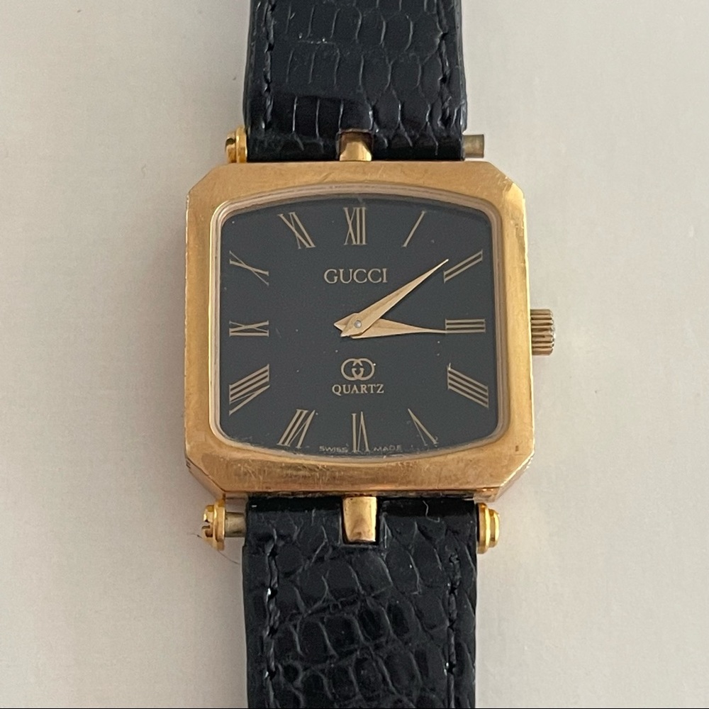 VINTAGE GUCCI UNISEX BLACK GOLD VINTAGE SWISS MADE WATCH QUARTZ